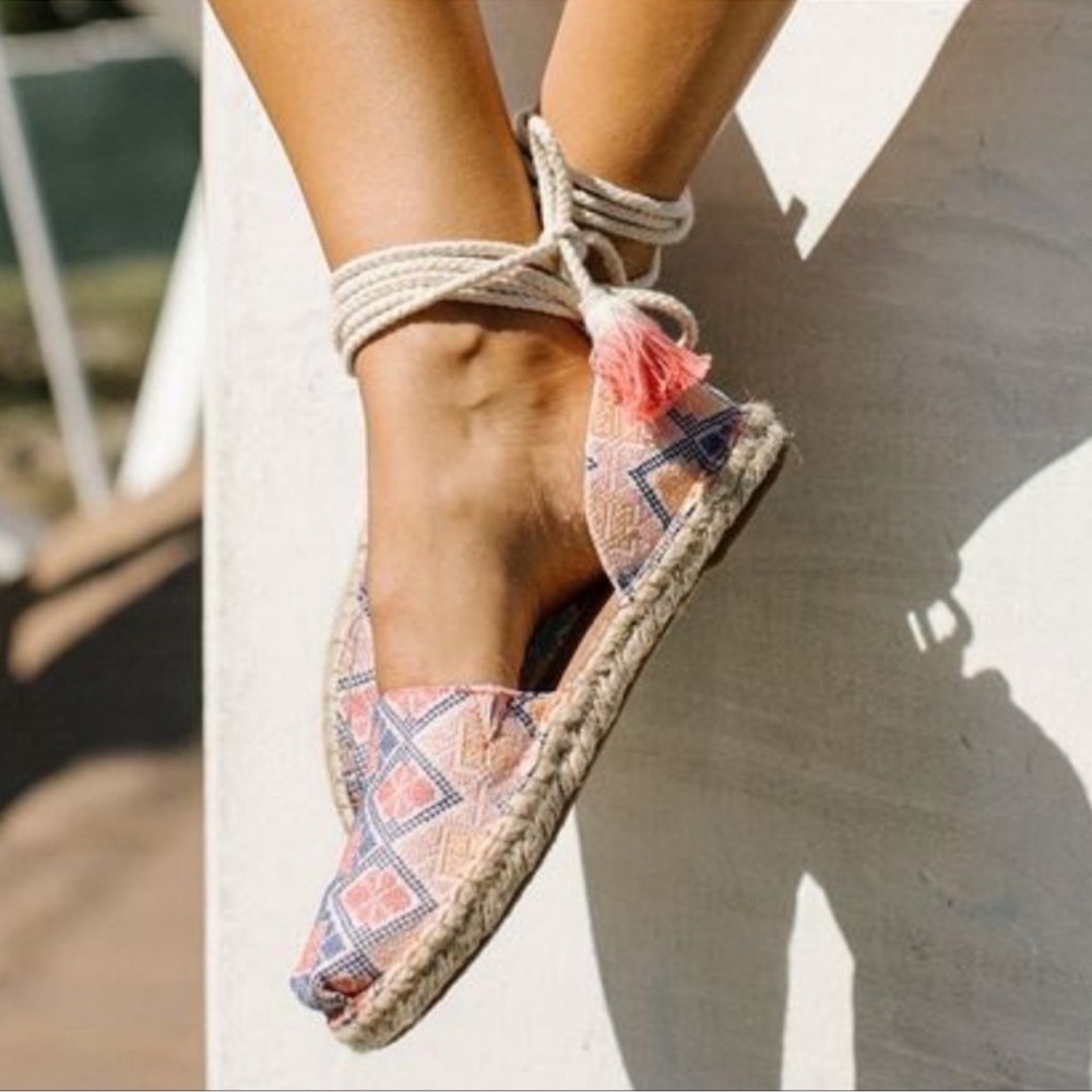 Toms Katalina Natural Woven Geometric Embroidered Canvas Rope Flats Size 6.5